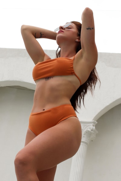 Biquíni Top  Vários em Um e  Calcinha Cintura Alta Laranja Le Paradis REF: BKN8