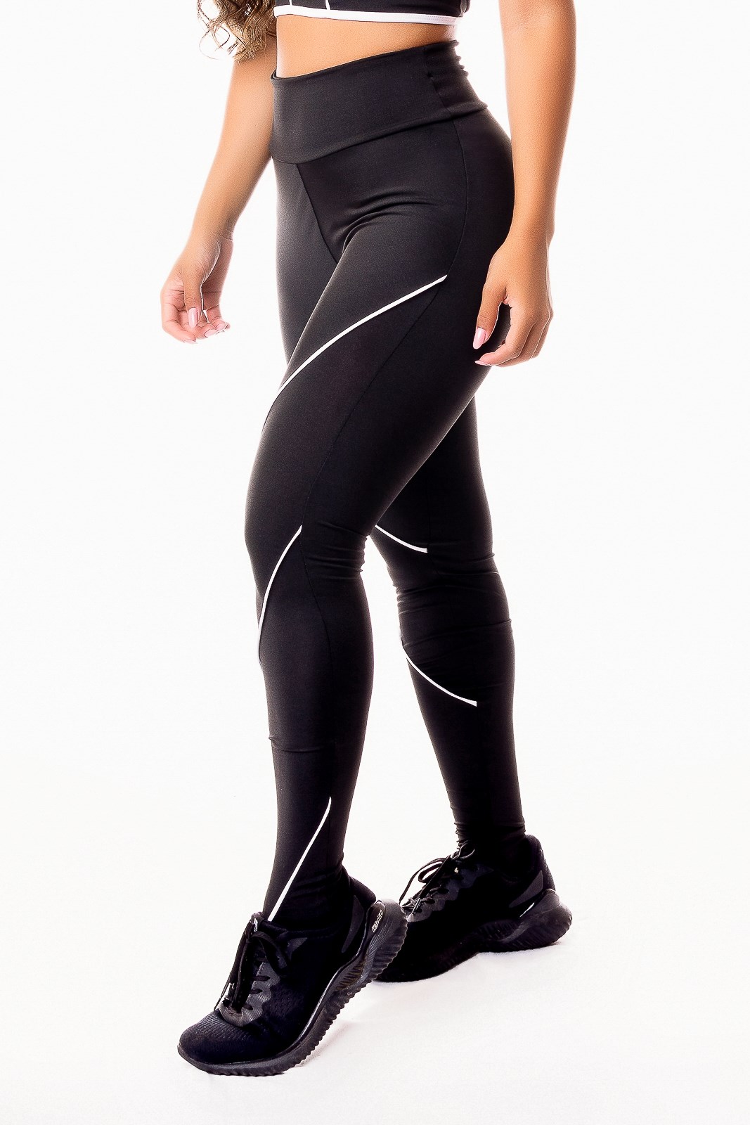 Calça Legging Fitness Academia Preta com Detalhe Lateral em Vivo Branco  Cintura Alta REF: SV36 - Racy Modas