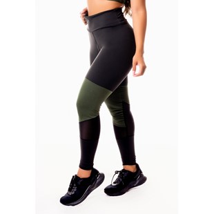 Calça Legging Fitness Academia Preta com Verde Militar e Detalhe em Tela Dry Fit Cintura Alta REF: SV14
