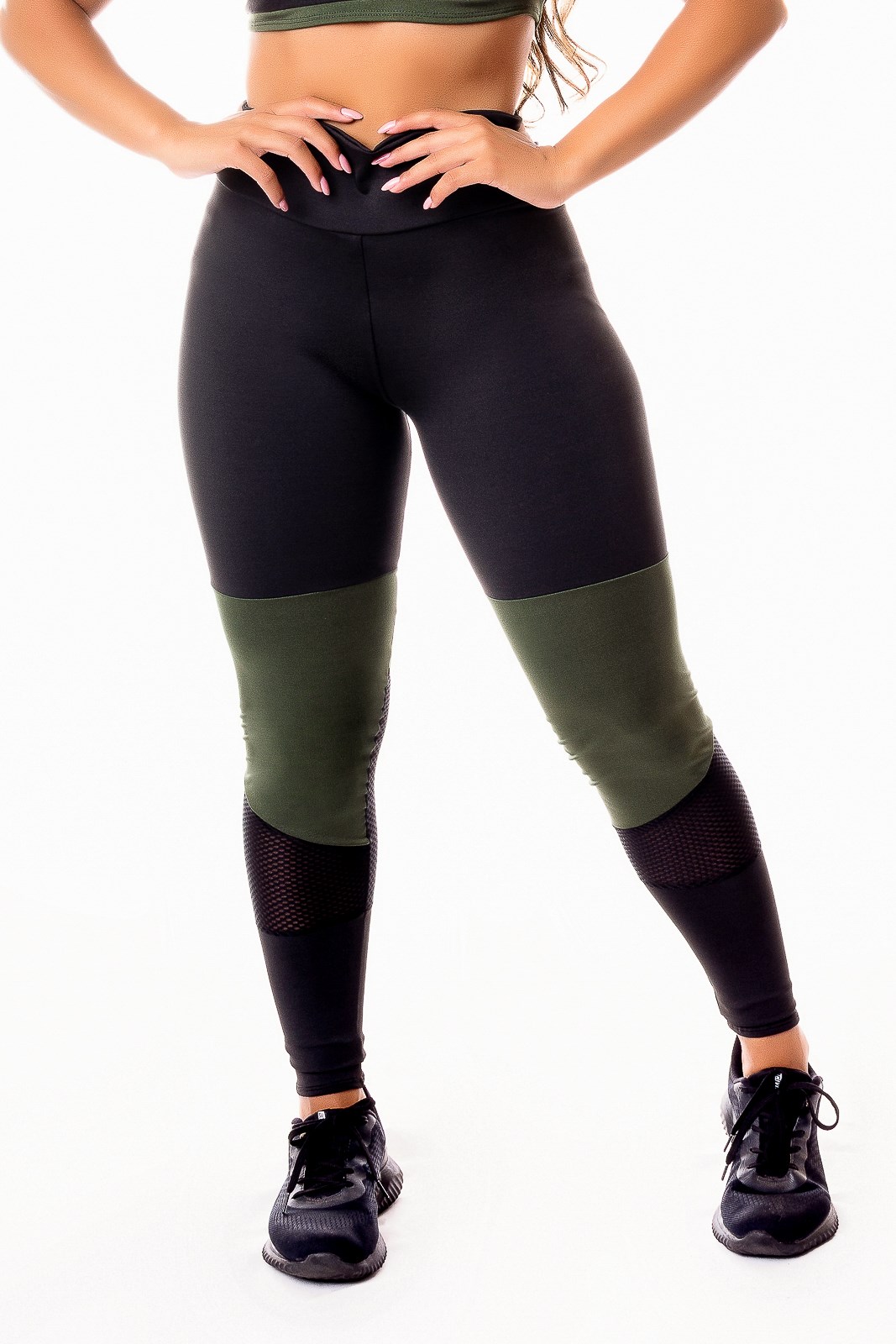 Calça Legging Fitness Academia Preta com Verde Militar e Detalhe em Tela  Dry Fit Cintura Alta REF: SV14
