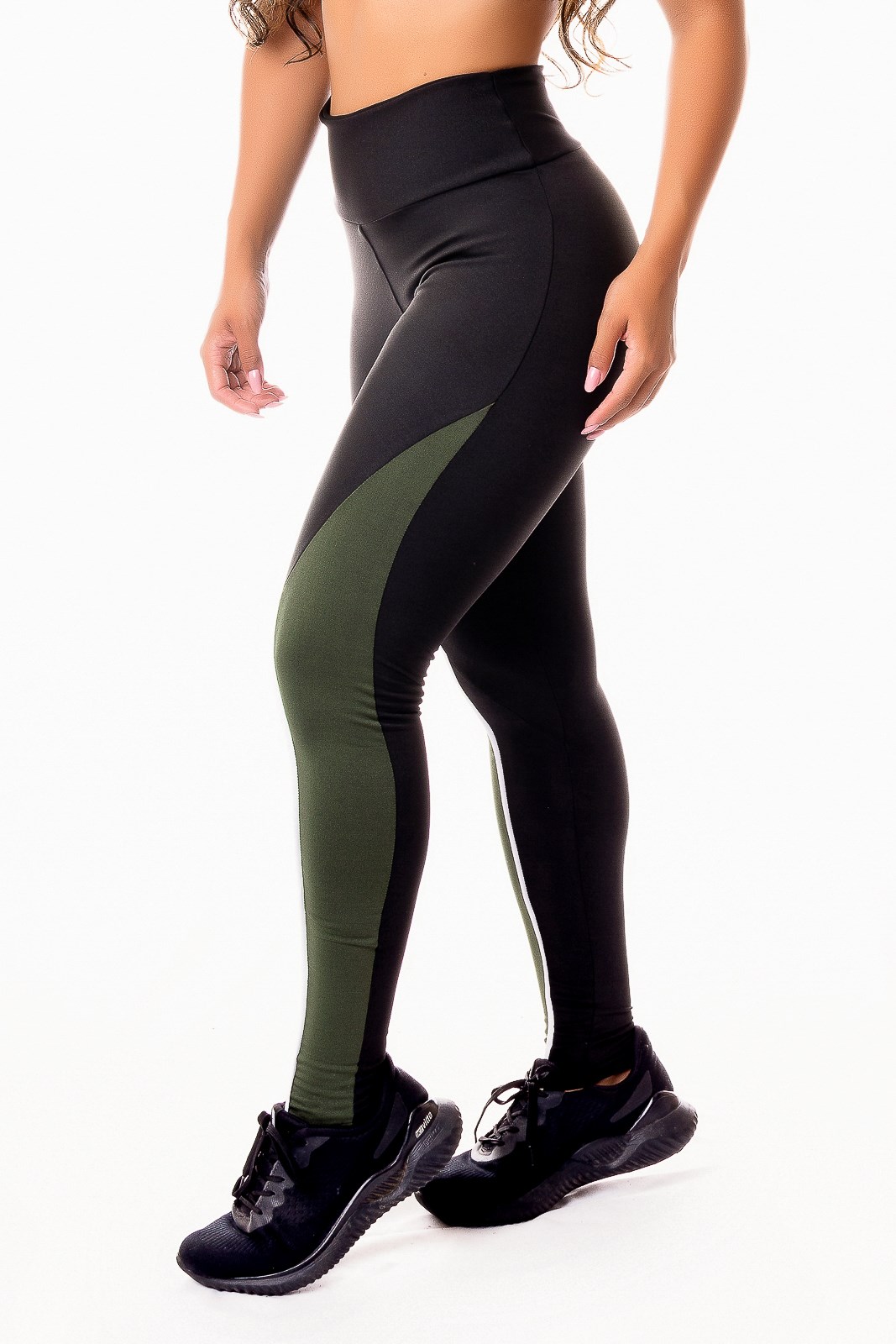 Calça Legging Fitness Academia Preta com Verde Militar e Vivo Branco  Cintura Alta REF: SV45 - Racy Modas