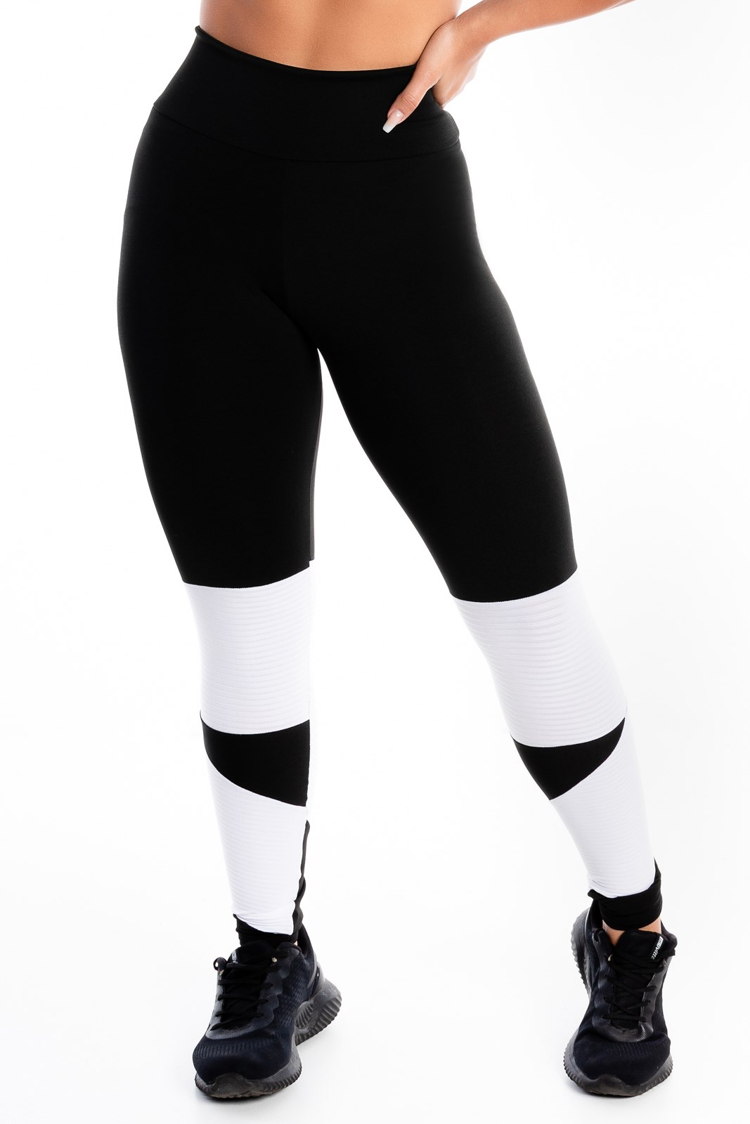 Calça Legging Fitness Academia Preta com Detalhe Lateral em Vivo Branco  Cintura Alta REF: SV36 - Racy Modas