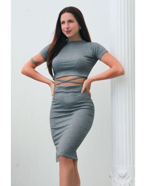 Conjunto Canelado Cropped Manguinha com Cadarços e Saia Tubinho com Fenda Lateral Grafite REF: CJC1 Conjunto Canelado Cropped Manguinha com Cadarços e Saia Tubinho com Fenda Lateral Grafite REF: CJC1