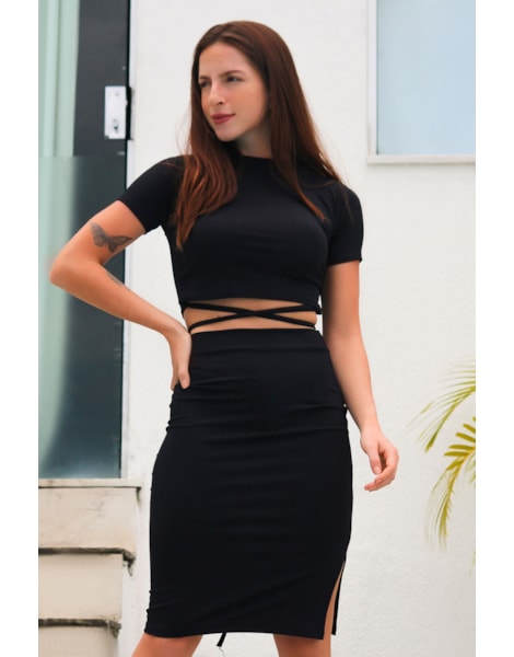 Conjunto Canelado Cropped Manguinha com Cadarços e Saia Tubinho com Fenda Lateral Preto REF: CJC1 Conjunto Canelado Cropped Manguinha com Cadarços e Saia Tubinho com Fenda Lateral Preto REF: CJC1