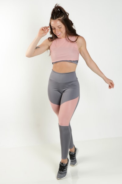 Conjunto Fitness Calça Legging com Detalhes Assimétricos + Top tomara que Caia + Regatinha em Tela Dry Cinza com Rosé REF: FRD5