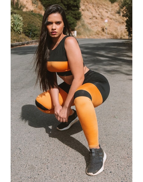 Conjunto Fitness Cropped + Calça Legging Preto Com Amarelo REF: LX042 Conjunto Fitness Cropped + Calça Legging Preto Com Amarelo REF: LX042