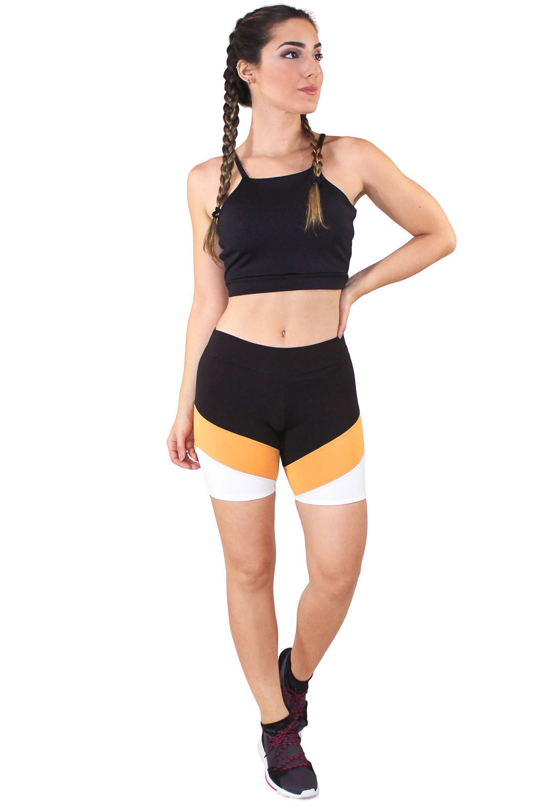 Conjunto Fitness Cropped Preto + Shorts Com Faixas Preto Com Branco e Amarelo REF: LX052