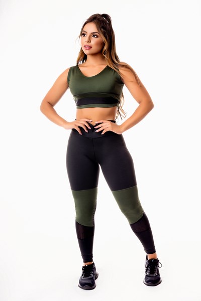 Conjunto Fitness Feminino Short Cintura Alta e Cropped Regata Verde Militar  Academia REF: CSV22