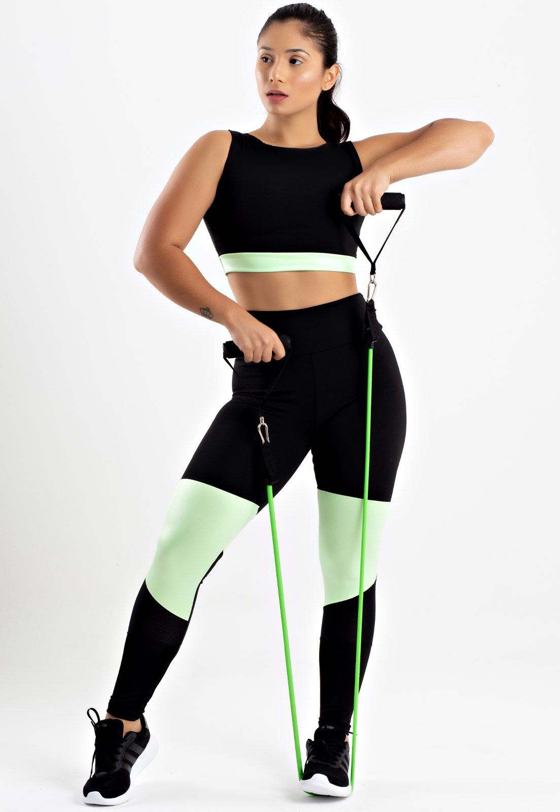 Conjunto Fitness Cropped + Calça Legging Triângulo Preto com Verde